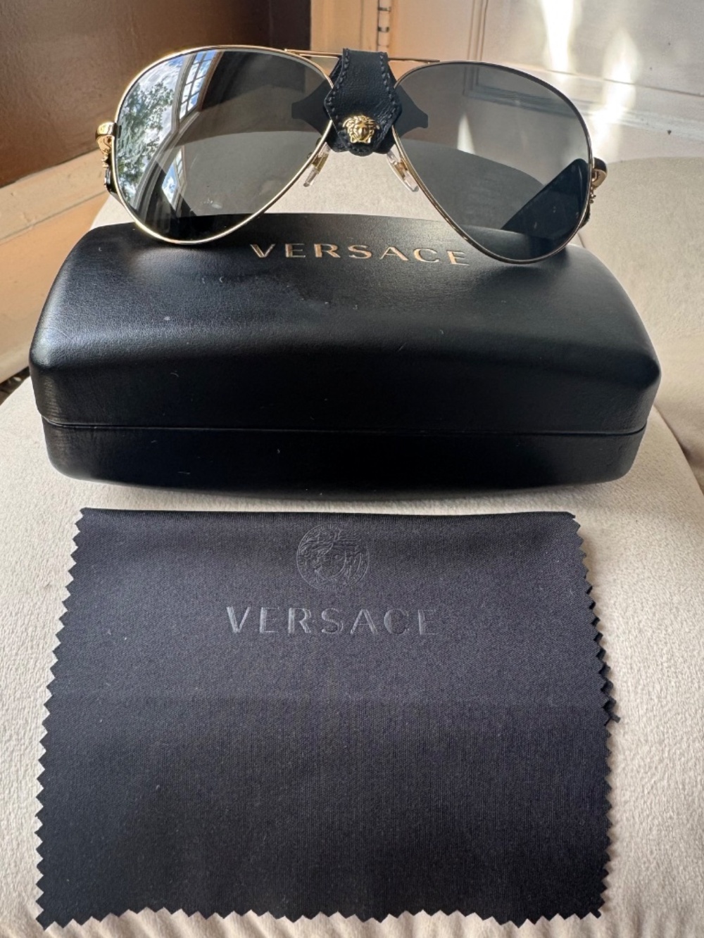 Versace Singlasses - Picture 5 of 8